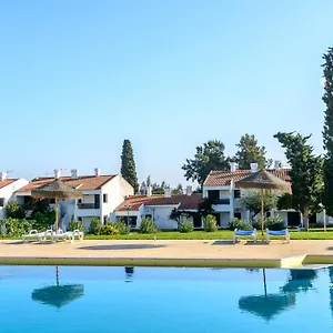 Resort Pedras Da Rainha